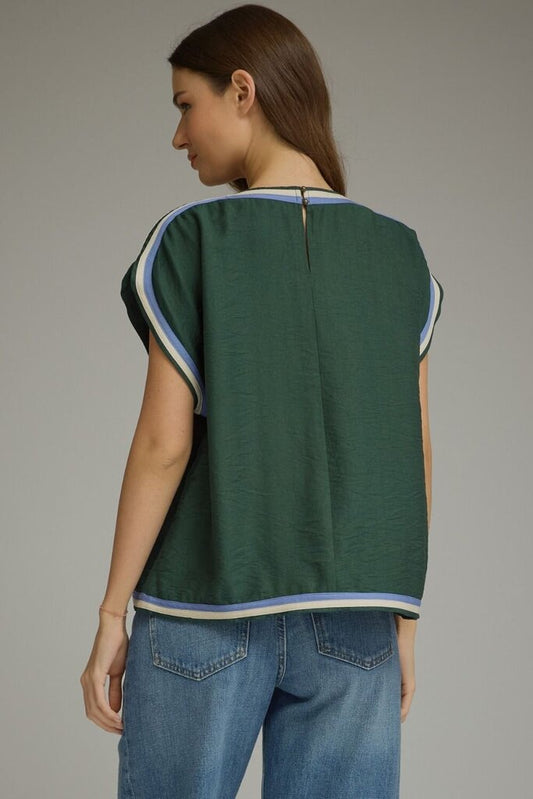 Round Neck Short Sleeve Top with Contrast