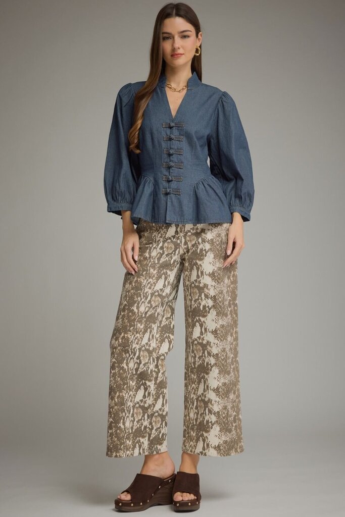 Peplum Loop Closure Top